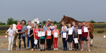В станице Брюховецкой прошли соревнования по выездке, конкуру и хоббихорсингу