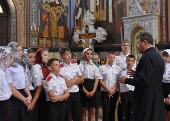 Войсковой собор посетили учащиеся казачьей школы №11 станицы Новоплатнировской.