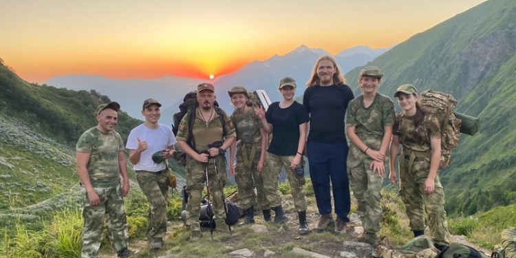 Духовный наставник и казачата военно-патриотического клуба «Святогорец» совершили поход в горы