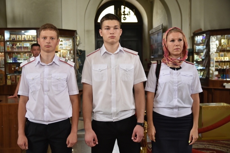 Казачья молодежь краевого штаба СКМК посетила торжественное богослужение на Медовый Спас