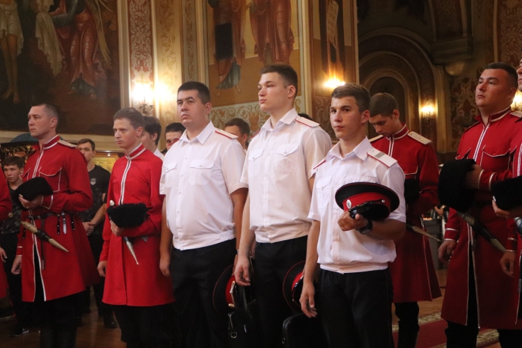 Казачья молодежь почтила память митрополита Екатеринодарского и Кубанского Исидора