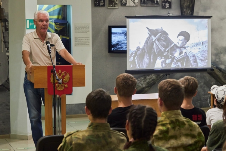 Казачья молодёжь Краснодара посетила историческую лекцию в музее-заповеднике