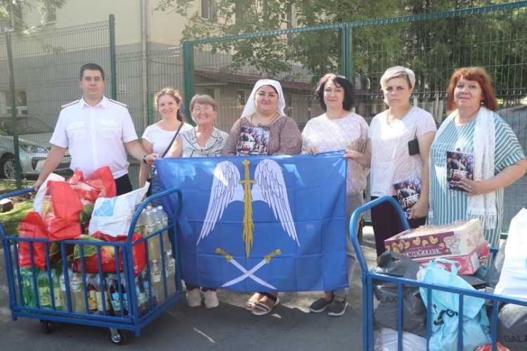 Краевой штаб Союз казачьей молодежи Кубани доставил гуманитарный груз в военный госпиталь