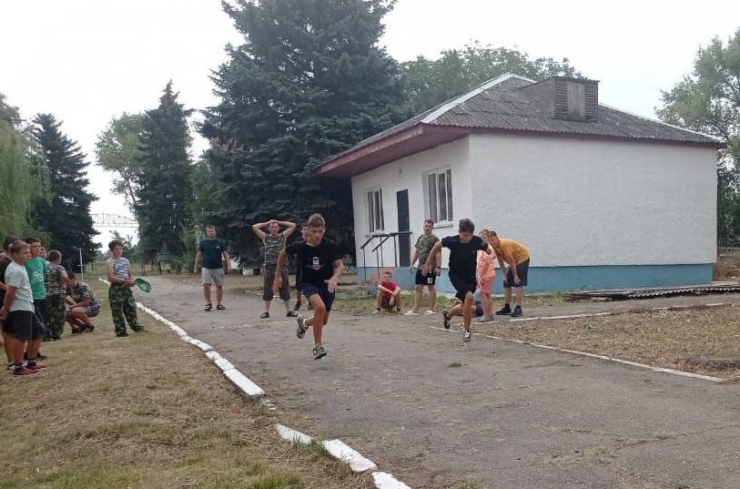 Молодые казаки активно участвовали в соревнованиях по военно-прикладным видам спорта.