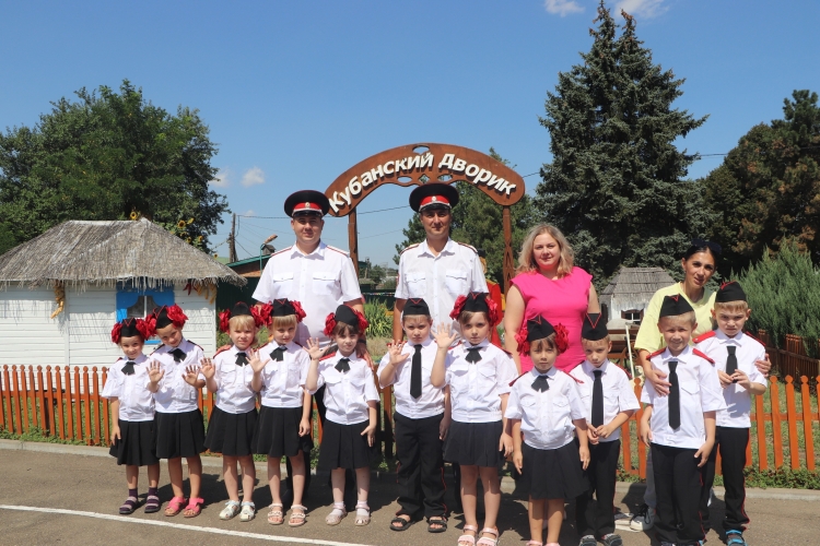 Председатель СКМК Владислав Кириченко посетил детский сад станицы Выселки