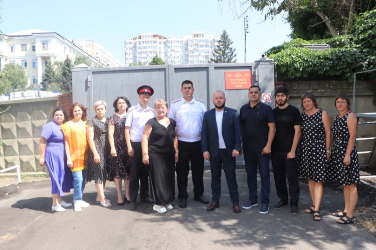 Союз казачьей молодёжи совместно с депутатским корпусом передали в госпиталь Краснодара гуманитарную помощь