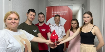В Краснодарский центр переливания крови приехали представители Союза казачьей молодёжи Кубани