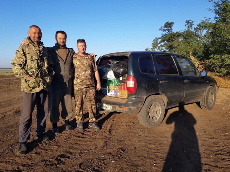 Динские казаки и казачья молодежь продолжают доставлять гуманитарную помощь