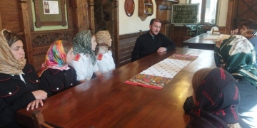 Для казачат провели экскурсию в храме