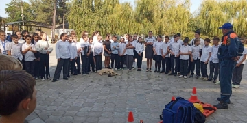 Анапских казачат познакомили с работой сотрудников МЧС