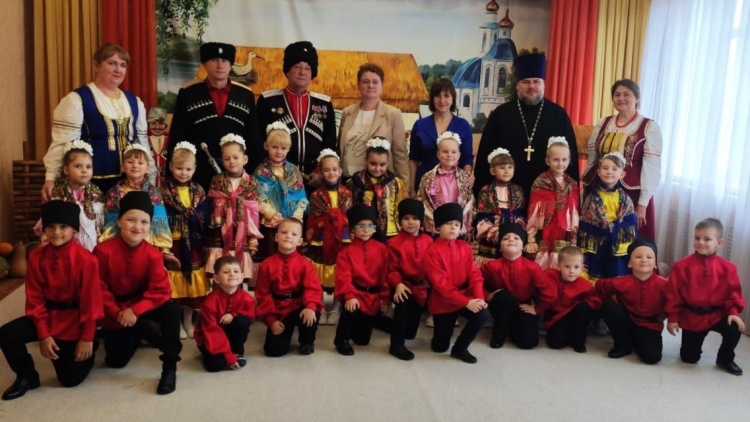Для дошкольников Щербиновского района прошло посвящение в казачата