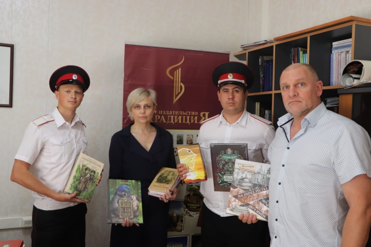 Для луганских казачат передали книги