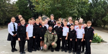 Казачата встретились с участником гуманитарных миссий