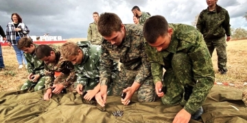 Казачья молодежь одержала победу в военно-спортивном кроссе