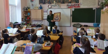 Казак-наставник провел беседу о православном празднике