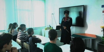 Казак-наставник станицы Голубицкой провел патриотические занятия для казачат