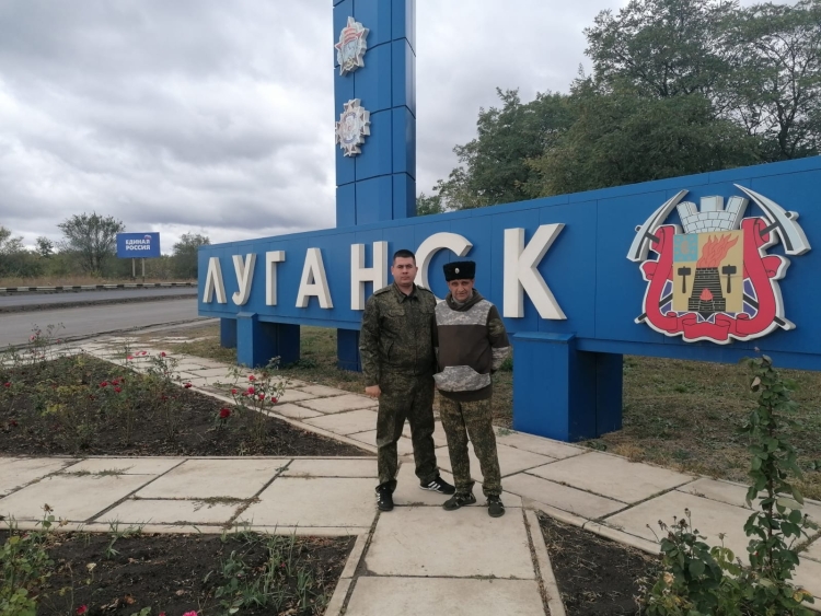 Казаки передали гуманитарную помощь в Луганск