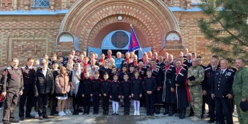 Новопокровские казаки и казачата приняли участие в богослужении