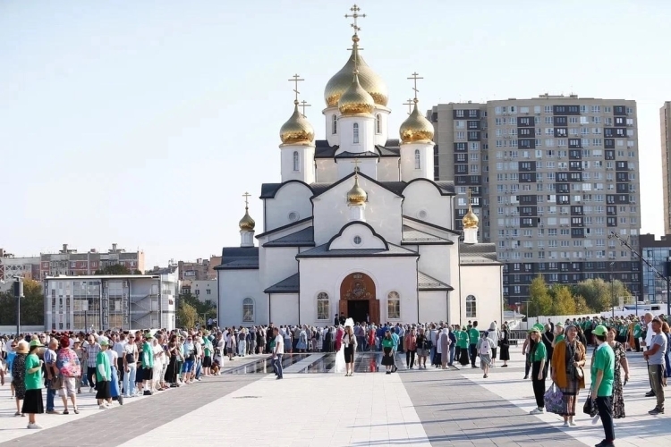 Патриарх Московский и всея Руси Кирилл освятил Владимирский храм