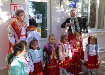 Председатель Союза казачьей молодежи Кубани посетил детский сад в станице Октябрьской Крыловского района