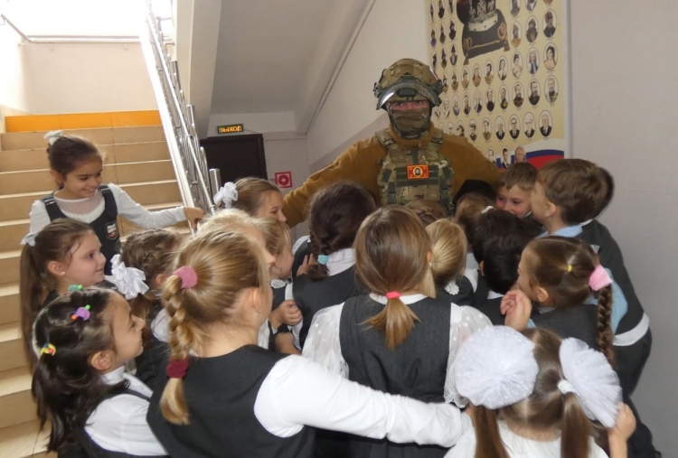 Белореченский казак провел патриотический урок для школьников