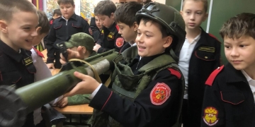 Для казачат из Сочи провели патриотический урок