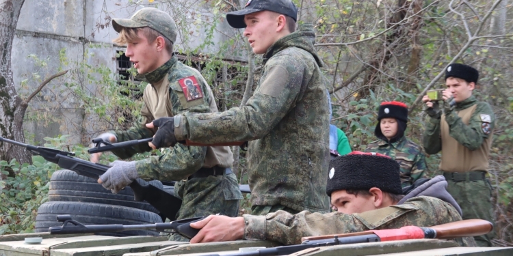 Для юных казаков провели военно-спортивную игру «Прорыв»