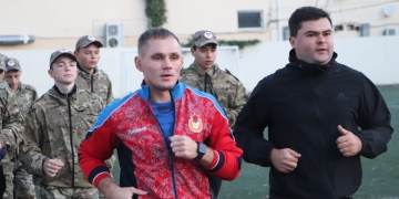 Федор Дурыманов провел зарядку для юных казаков