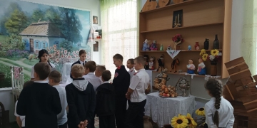 Казачата посетили экскурсию в уголок казачьего быта в Кавказском районе