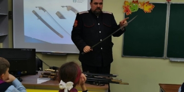 Казачатам рассказали об оружии казаков