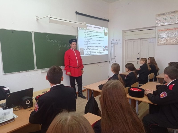 Казачья школа Кавказского района участвует в патриотических мероприятиях