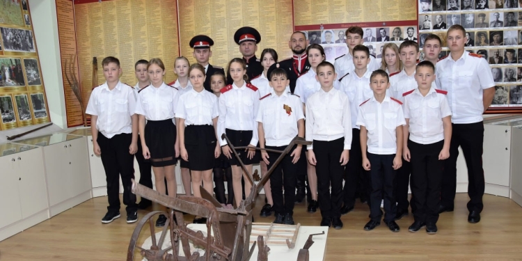 Казаки Абинского района встретились с атаманами казачьих классов