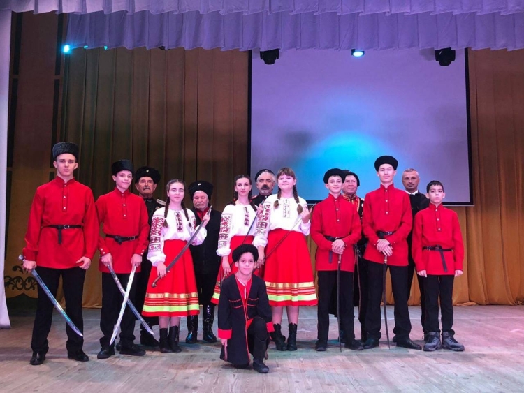 В Усть-Лабинском районе школьников посвятили в казачата
