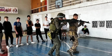 Юные казаки провели занятия для первокурсников Краснодара