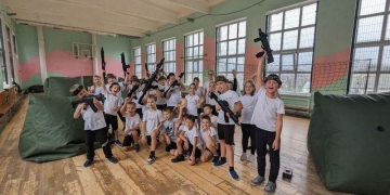 Для казачат продолжаются соревнования по лазертагу