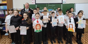 Казаки-наставники Кореновского района провели беседы в честь Дня матери-казачки