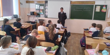 Казаки-наставники проводят патриотические уроки для подрастающего поколения