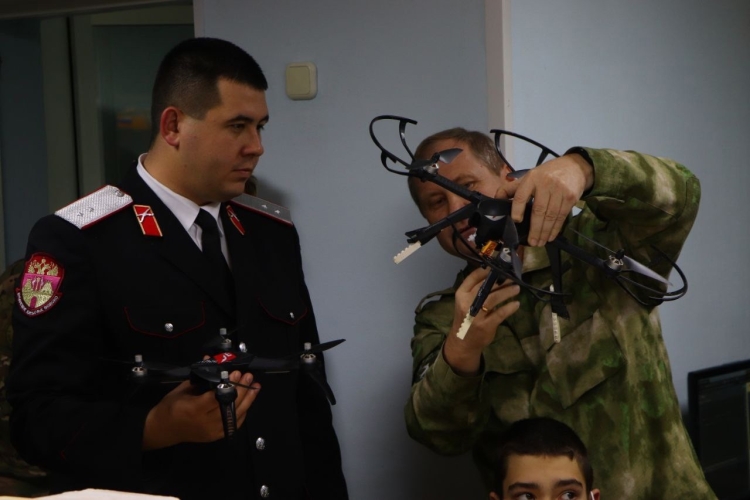 Представители Кубанского казачьего войска посетили казачий кадетский корпус в городе Шахты
