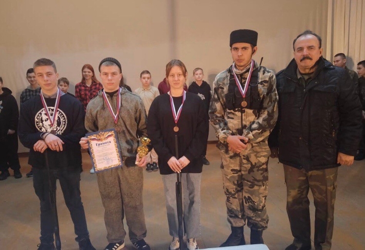 Казачья молодежь приняла участие в турнире по пулевой стрельбе из пневматической винтовки