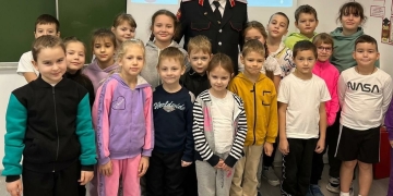 Казак провел урок безопасности для школьников