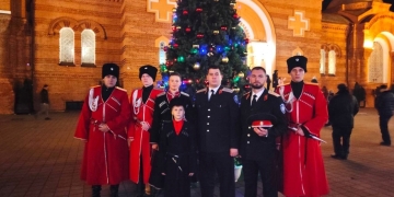 Казаки и казачья молодежь приняли участие в Рождественской литургии