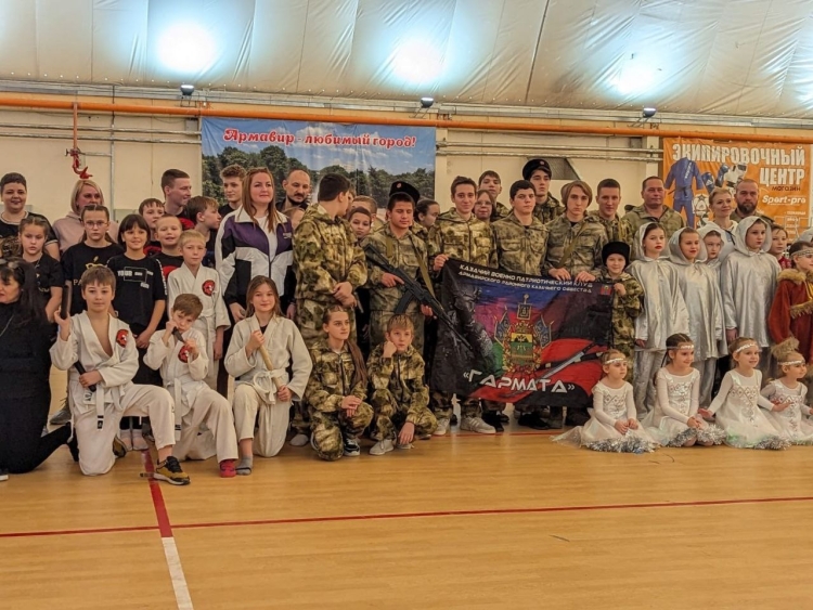 Воспитанники казачьих военно-патриотических клубов приняли участие в спортивном фестивале