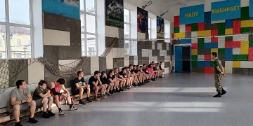 Атаман казачьей сотни АГПУ провел очередную лекцию для молодежи