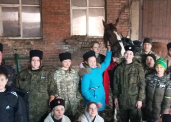 Для воспитанников военно-патриотического клуба «Пластун» провели тренировку на ипподроме