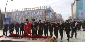 Казачья молодежь приняла участие в памятном мероприятии