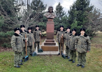 Трошевцы приняли участие в благоустройстве памятников