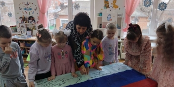 Воспитанники казачьего детского сада передали письма участникам спецоперации