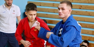 Знаменитые чемпионы провели мастер-класс для тимашевских кадет