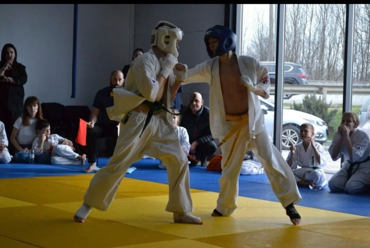 Казачата Славянского района приняли участие в соревнованиях по каратэ