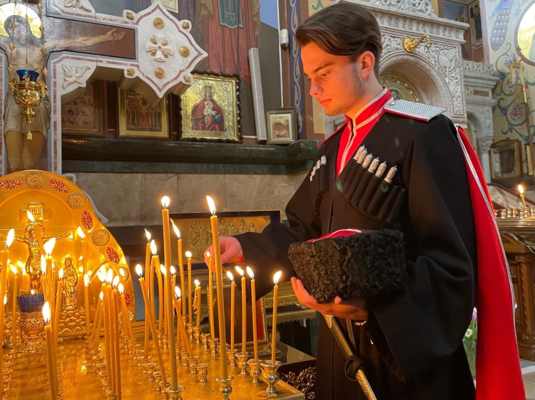 Казаки и казачья молодежь почтили память погибших в ходе теракта в Москве